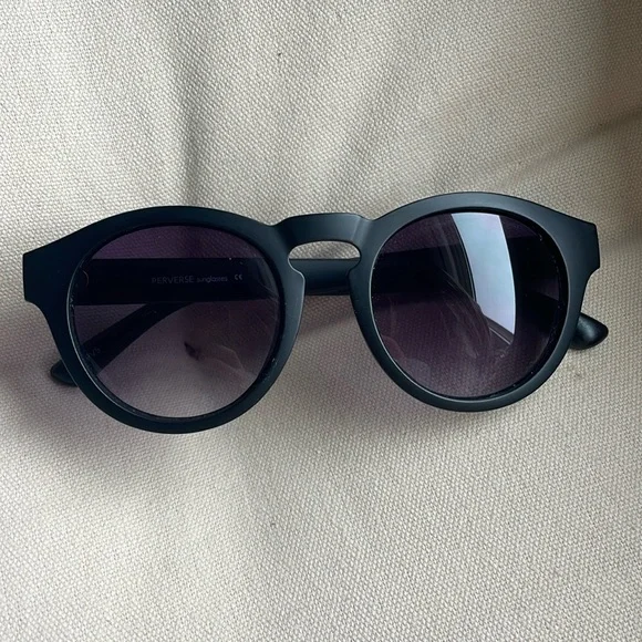 Perverse | Accessories | Perverse Black Matte Round  display picture 3